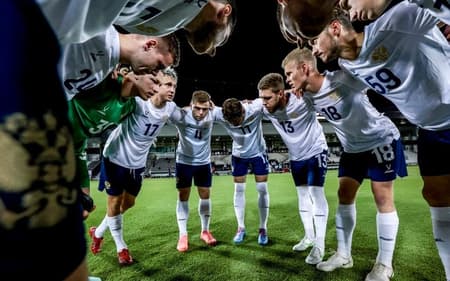 Jogadores da Rússia conversam durante amistoso na Data Fifa de setembro