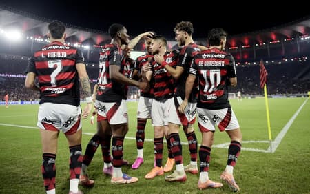 Jogadores do Flamengo celebram gol