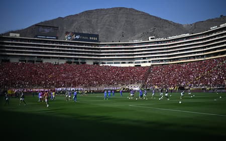 DIRETO DE LIMA: siga os detalhes da final da Libertadores entre Palmeiras x Flamengo