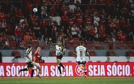 Jogadores retornam após cumprir suspensão (Foto: Pedro Souza / Atlético)