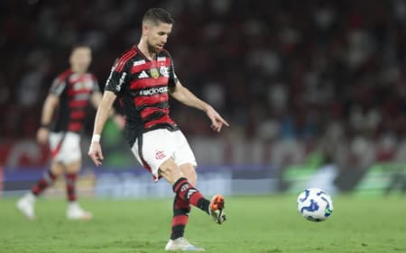 Jorginho acompanhou Flamengo x Vasco em um camarote do Maracanã (Foto: Gilvan de Souza/Flamengo)
