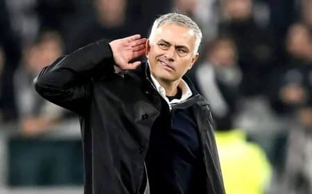 José Mourinho é técnico do Benfica (Foto: AFP)