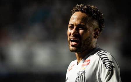 Neymar durante clássico entre Santos e Palmeiras no Brasileirão (Foto: Agencia Enquadrar/Agencia Enquadrar/GazetaPress)