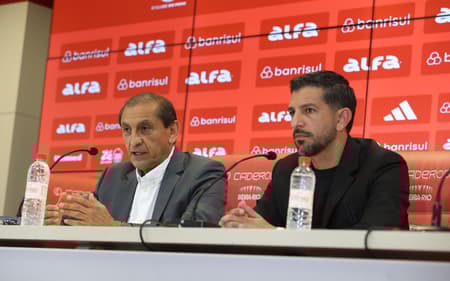 Ramón Díaz e Emiliano Díaz, técnico e auxiliar do Internacional