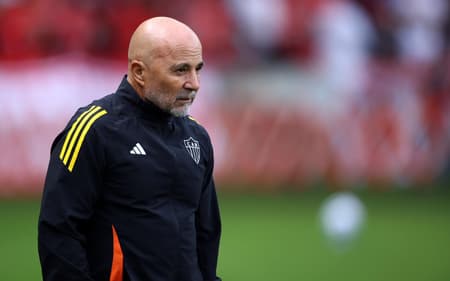 Sampaoli ainda não venceu como visitante desde seu retorno ao Atlético (Foto: Edu Andrade / Gazeta Press)