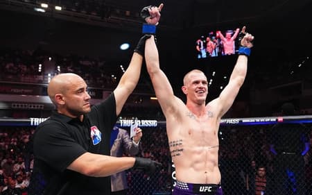 Ian Garry comemora vitória no UFC Qatar (Foto: Reprodução / Instagram @iangarry)