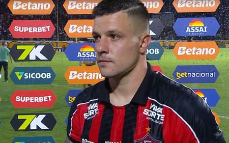 Renato Kayzer em entrevista pós-jogo do Vitória (Foto: reprodução)