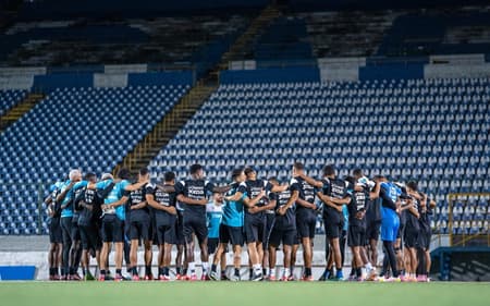 Seleção hondurenha de futebol em treinamento