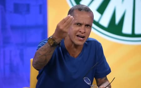 Souza, ex-jogador, no programa esportivo do Podpah