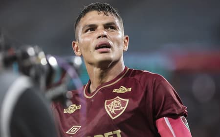 Thiago Silva em campo pelo Fluminense no Brasileirão (Foto: Lucas Merçon/FFC)