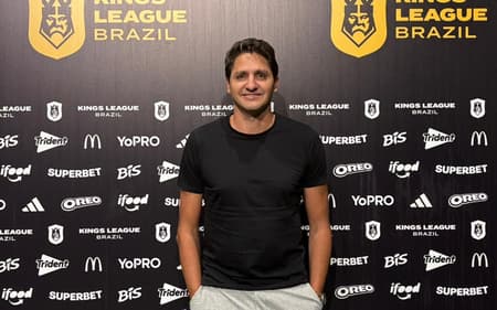 Edmilson, pentacampeão mundial com o Brasil em 2002, esteve no evento da Kings League em São Paulo