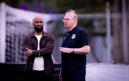 Osmar Stabile ao lado de Fabinho Soldado (Foto: Rodrigo Coca/ Agência Corinthians)
