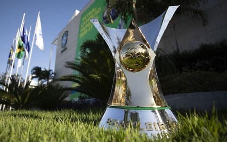 Troféu da Série A do Brasileirão (Foto: Lucas Figueiredo/ CBF)