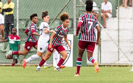 Adrielly durante clássico entre Fluminense e Botafogo. (Foto: MARINA GARCIA / FLUMINENSE F.C.)