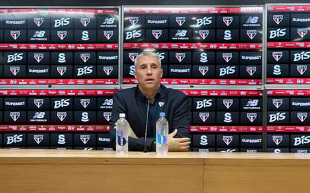Coletiva de Hernán Crespo após São Paulo e RB Bragantino, na Vila Belmiro