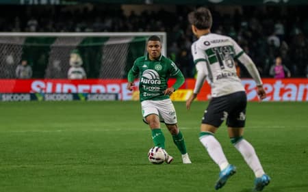Bruno Matias em jogo pela Chapecoense (Foto: Rafael Bressan/ACF)