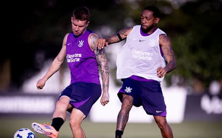 Dorival comandou atividade no campo (Foto: Rodrigo Coca/Agência Corinthians)