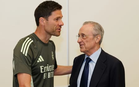 Florentino Pérez e Xabi Alonso - Real Madrid