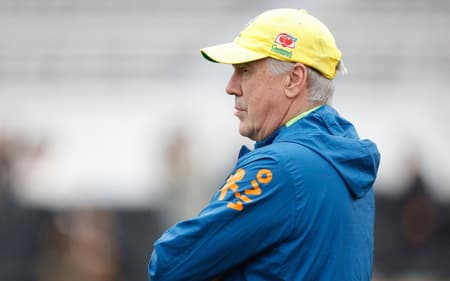Carlo Ancelotti durante a preparação do Brasil para o amistoso com a Coreia do Sul