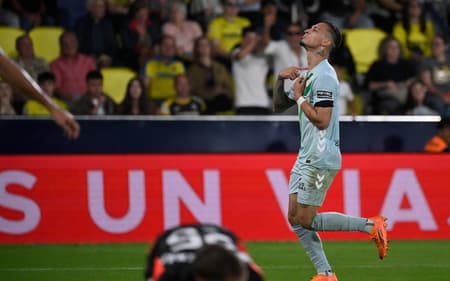 Antony em ação pelo Real Betis em La Liga (Foto: Jose Jordan/AFP)