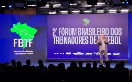 Carlo Ancelotti discursa no 2º Fórum Brasileiro de Treinadores de Futebol