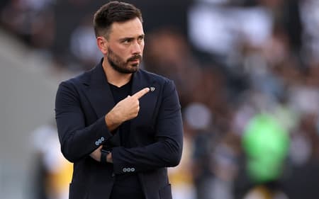 Botafogo e Grêmio têm escalações definidas com mudanças