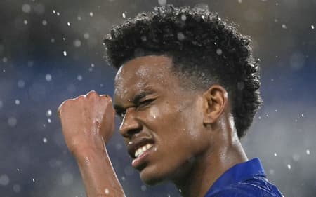 FBL-EUR-C1-CHELSEA-AJAX