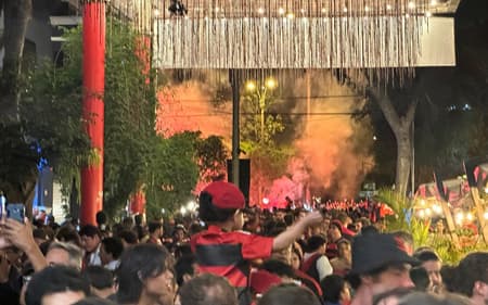 Festa da torcida do Flamengo em Lima (Foto: Lucas Bayer/Lance!)