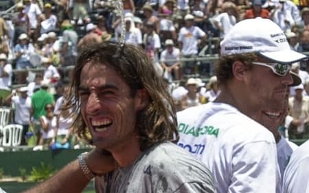 O sorriso de Meligeni após uma das vitórias históricas de 2000 (Reprodução)