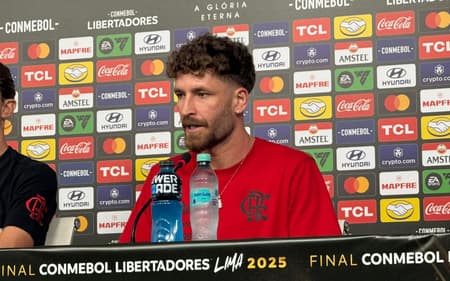 Léo Pereira antes da final da Libertadores entre Palmeiras e Flamengo (Foto: Lucas Bayer/ Lance!)