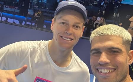 Sinner (e) e Alcaraz em treino em Turim, no ATP Finals (Reprodução)