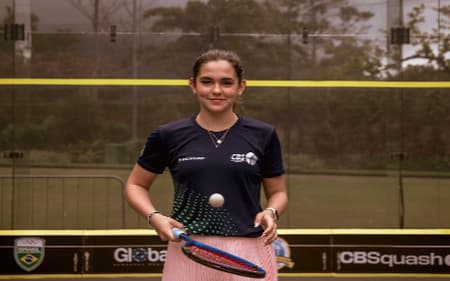 Laura Silva, de 17 anos, tricampeã brasileira de squash (Foto: Roberto Fernandes/CBSquash)