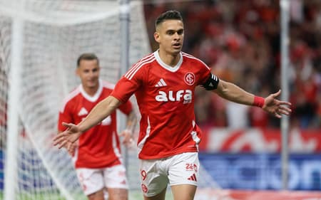 Borré comemora gol do Inter contra o Sport no Beira-Rio pelo Brasileirão