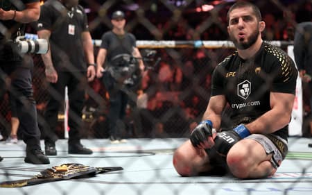 Islam Makhachev vence Jack Della Maddalena no UFC 322 (Foto: Ishika Samant/Getty Images/AFP)