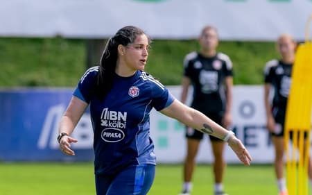Lindsay Camila durante treino da Costa Rica. (Foto: Federação da Costa Rica/Divulgação)