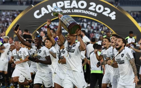 Botafogo superou o Atlético-MG para vencer seu primeiro título da Libertadores (Foto: ALEJANDRO PAGNI / AFP)