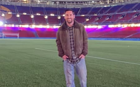 Messi visita novo Camp Nou, estádio do Barcelona (Foto: Reprodução/Instagram)
