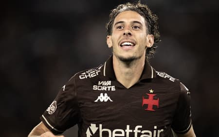 Nuno Moreira comemora gol contra o Fluminense (Foto: Matheus Lima / Vasco)