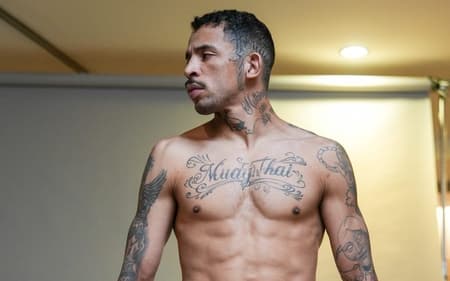 Carlos Prates no media day do UFC 322 (Foto: Reprodução/X/UFC)