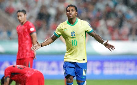 Rodrygo voltou a defender o Brasil e, diante da Coreia do Sul, marcou duas vezes