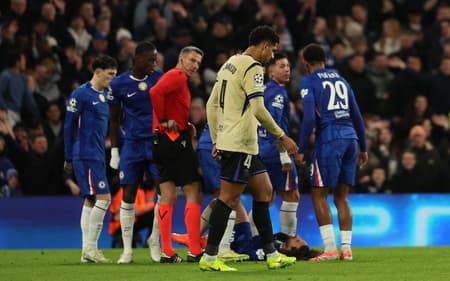 ronald-araujo-barcelona-chelsea-champions-league