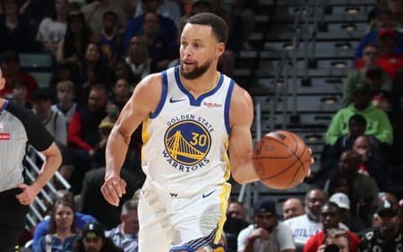 Stephen Curry em jogo entre Golden State Warriors e New Orleans Pelicans na NBA (Foto: Layne Murdoch Jr./NBAE via Getty Images/AFP)