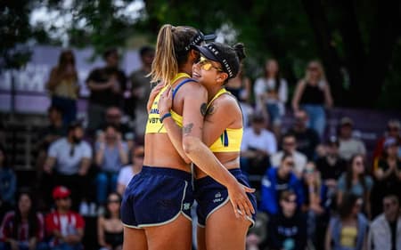 Thâmela e Vic estão na semifinal do Mundial de Vôlei de Praia (Foto: Volleyball World)