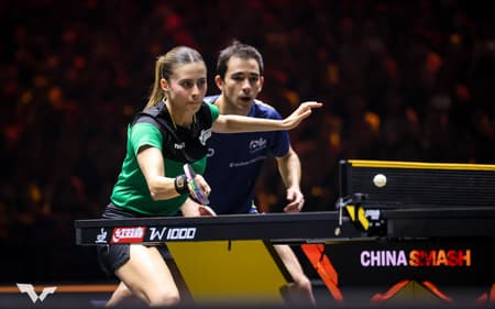 Hugo Calderano e Bruna Takahashi na derrota para os anfitriões Wang Chuqin e Sun Yingsha no China Smash (Divulgação/WTT)