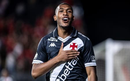 Rayan comemora gol em Vasco x Internacional (Foto: Affonso Andrade/AgÃªncia F8/Gazeta Press)