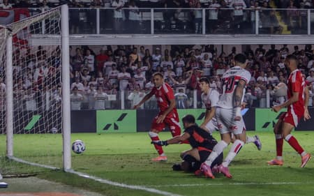 Lance do gol de Luciano, do São Paulo