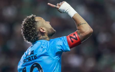 Neymar acumula 29 jogos e 12 gols com a camisa do Santos nesta temporada. (Foto: Luiz Erbes/Agif/Gazeta Press)