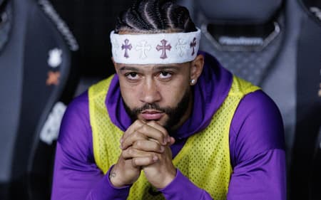 Memphis estará no banco de reservas em duelo contra o Corinthians