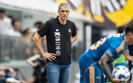 Vojvoda fez o 18º jogo no comando do Santos. (Foto: JHONY INACIO/AGENCIA ENQUADRAR)