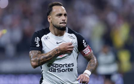 Maycon falou sobre possível favoritismo do Cruzeiro (Foto: Vilmar Bannach/Ekobanpress/Gazeta Press)